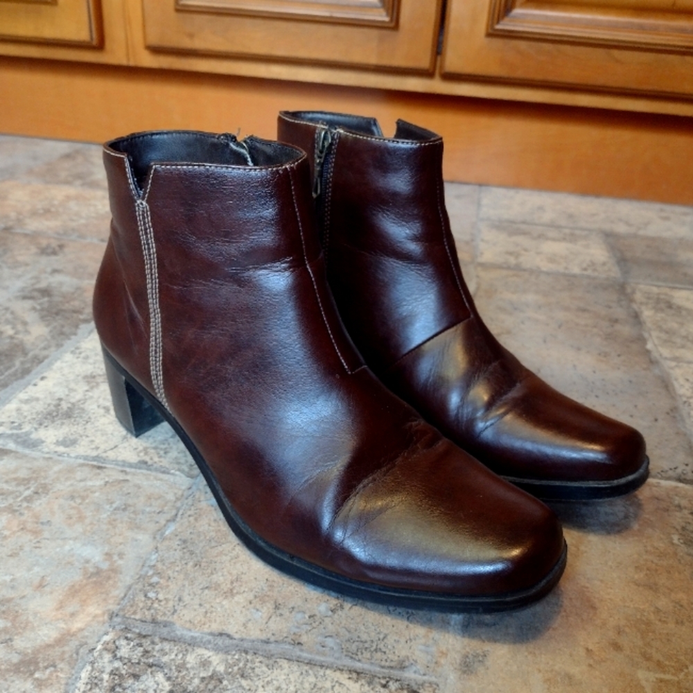 Sporto faux leather heeled booties size 9.5